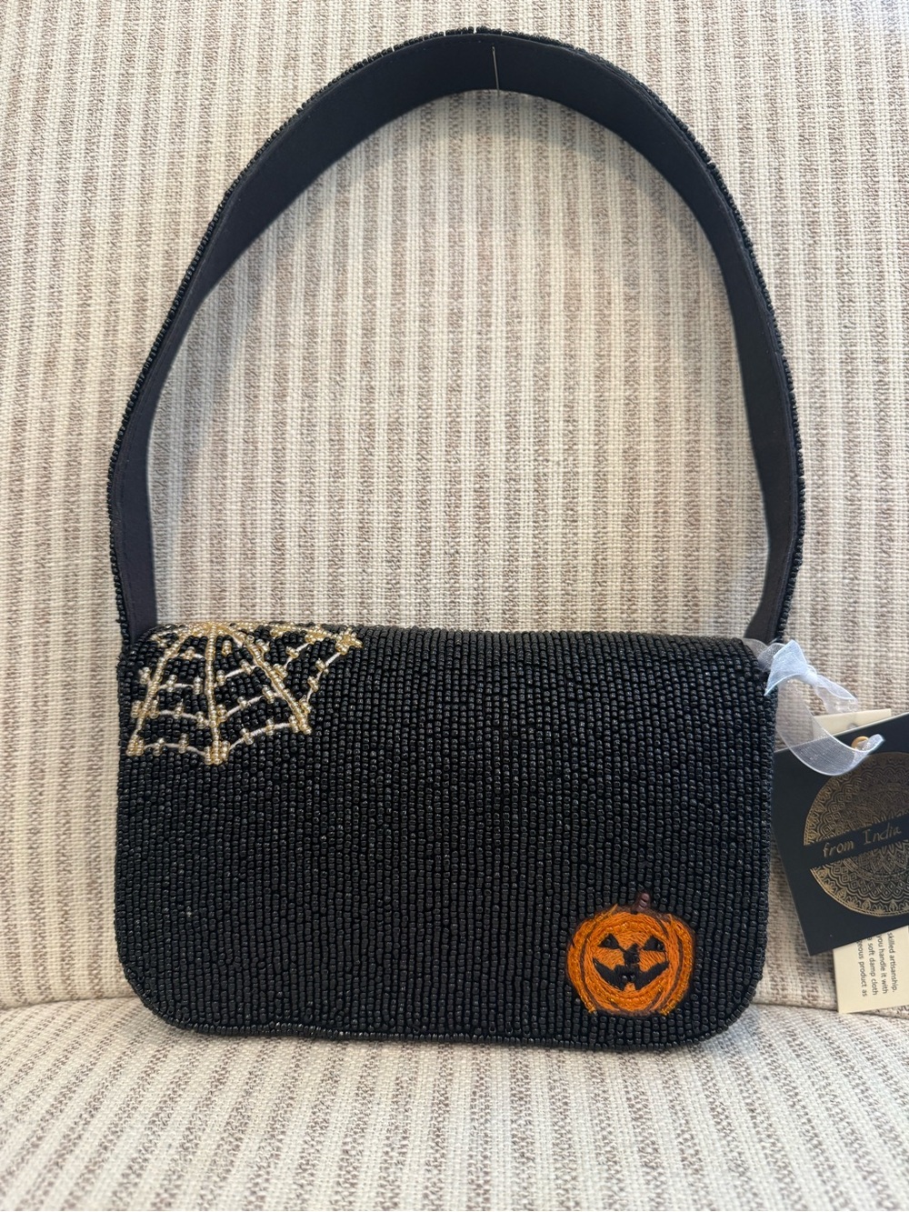 NWT Cutest bag out there! Beaded Black Halloween Dogs Pumpkins Shoulder Bag - Picture 4 of 9